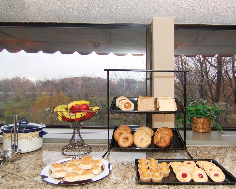 The View Inn&suites / Allentown / Lehigh Airport Hotel 2*